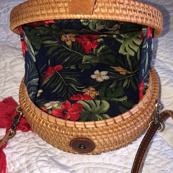 Woven wicker purse - Picture 3 of 5